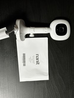 Selling our Nanit Pro Smart Baby Monitor and Wall Mount