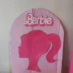 Hand Made Barbie Arch To Attach On Wall Its Made Of Cardboard So Its Simple But Looks Cute For A Backdrop A Used For A Vanity Backdrop For Nails 