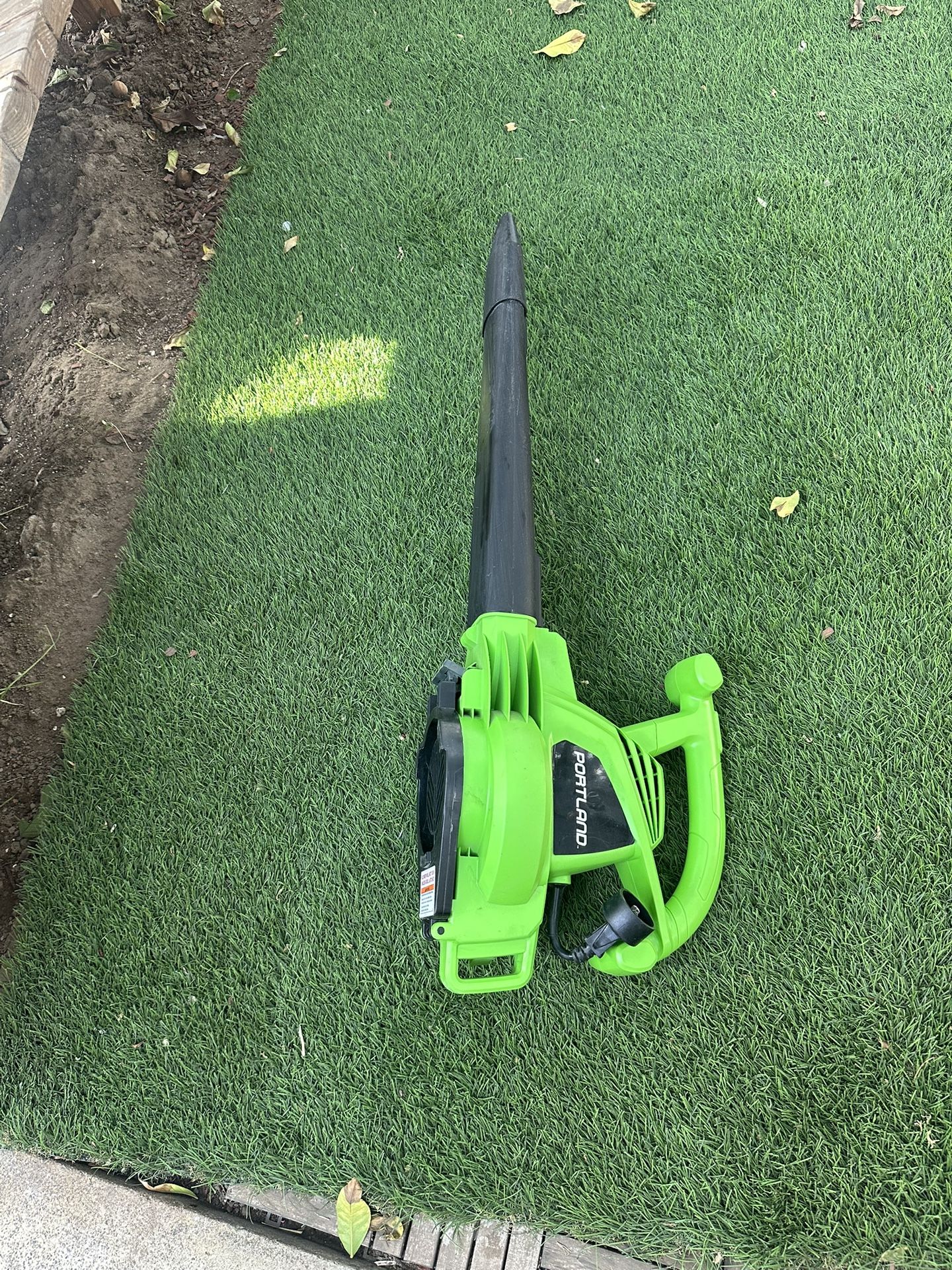 PORTLAND Electric Leaf Blower Slightly Used