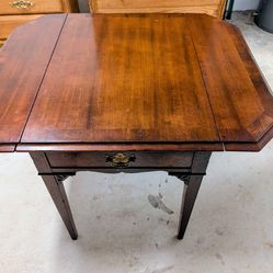 Vintage Hekman Burl Wood Drop-Leaf Pembroke Table
