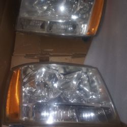 2007 Tahoe Headlights No Bulbs. Still In Good Condition 