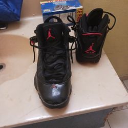 Air Jordan  Size 10.  , Two Ring Shoes .