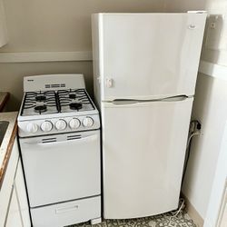 Whirlpool White Refrigerator Apartment Size 