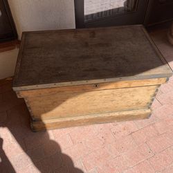 Vintage Carpenters Tool Box