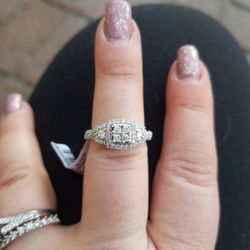 Vera Wang White Gold Diamond ring 