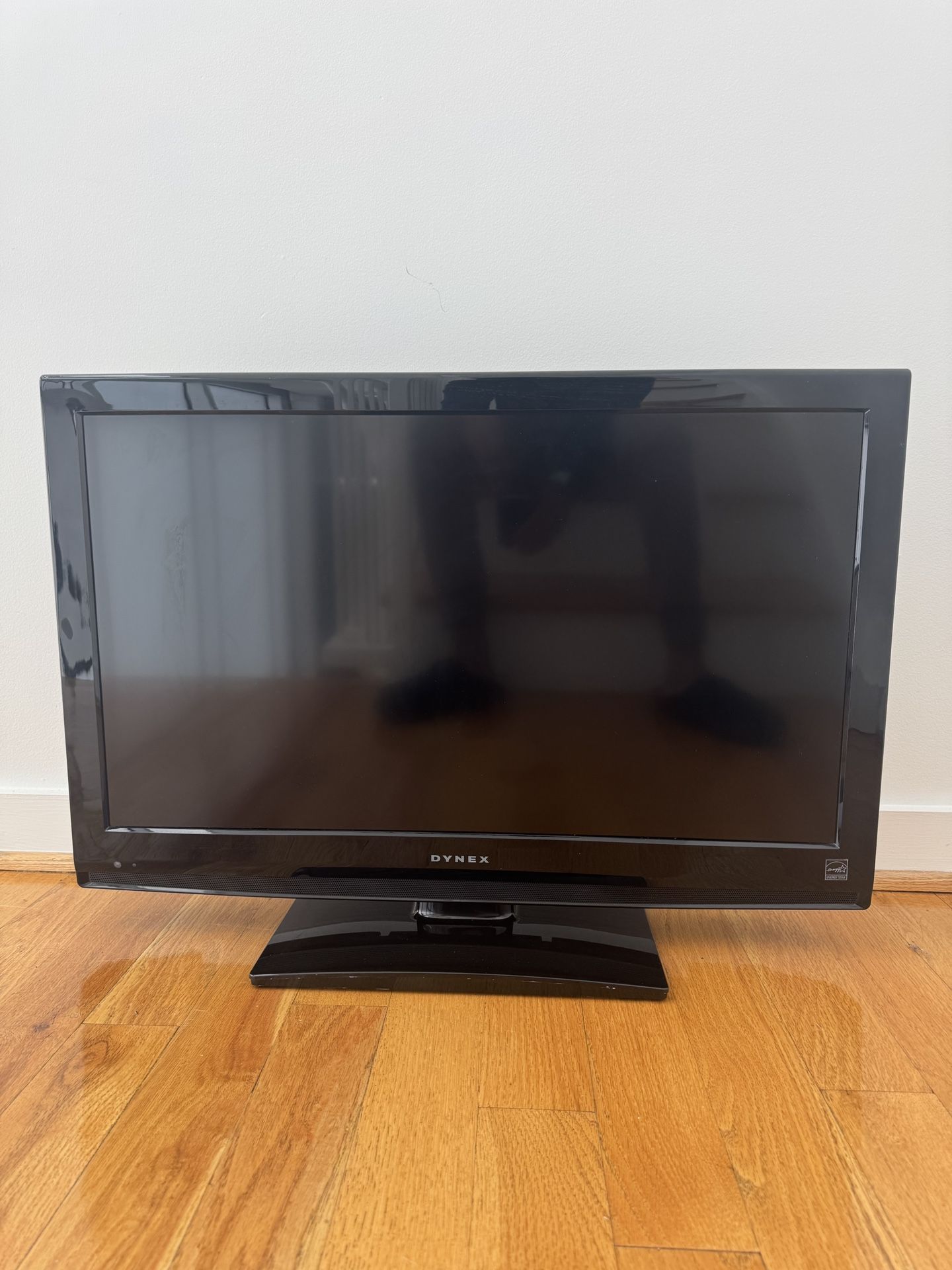 32” Dynex Flatscreen HDTV (Not SmartTV)