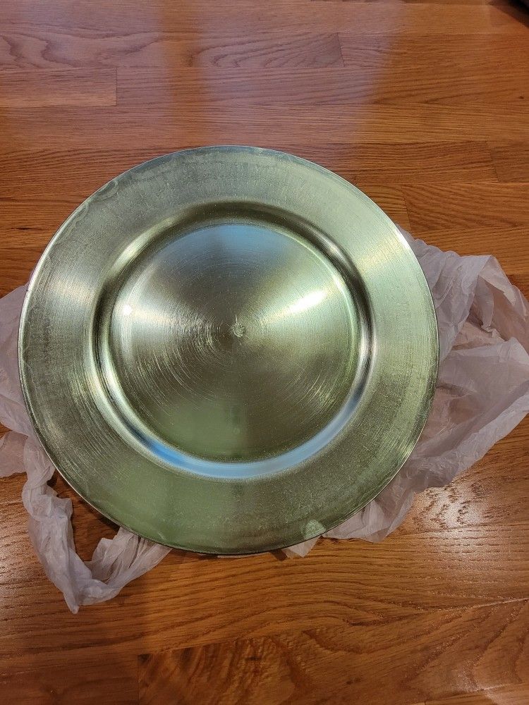6 Light Green Charger Plates