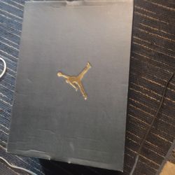 Jordan 11 CMFT Low
University Red