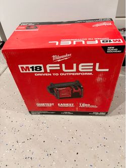 Milwaukee M18  2 Gallon Compact Quiet Compressor Cordless