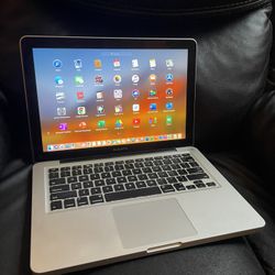 MacBook Pro With Logic Pro Final Cut Microsoft Office iCloud Clean 500gb 8gb