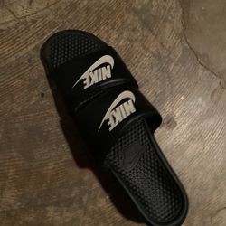 Nike Slides Size 8 Black