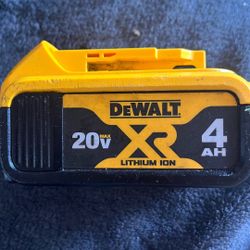  DeWalt 20V MAX XR 4.0Ah Lithium-Ion Battery