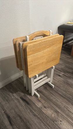 Set of Four TV trays with stand