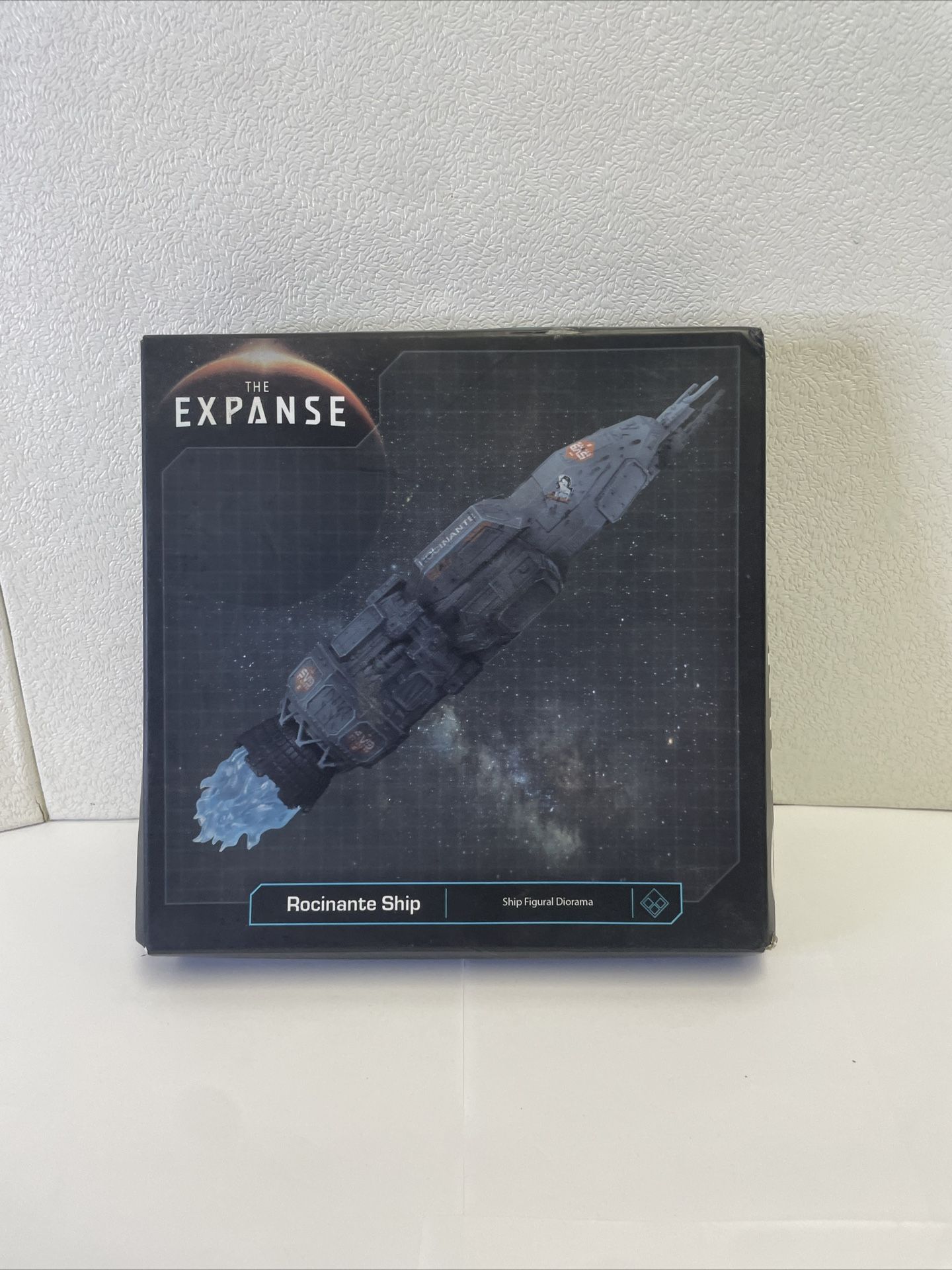 The Expanse Rocinante Ship Figural Diorama Model, Loot Crate Exclusive, New