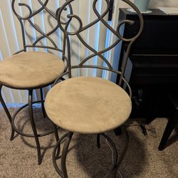 High Top Chairs / Bar Stools