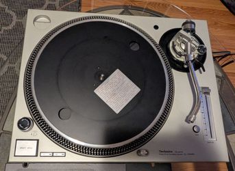 Technics SL-1200 MK5