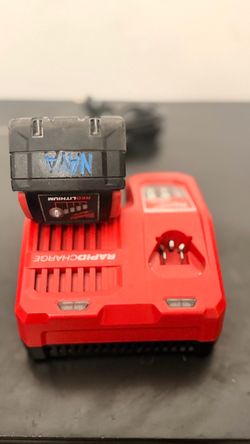 Milwaukee M12 & M18 Multi-Voltage Rapid Charger