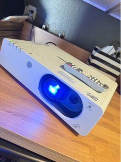 3500 Lumens Panasonic HDMI video projector