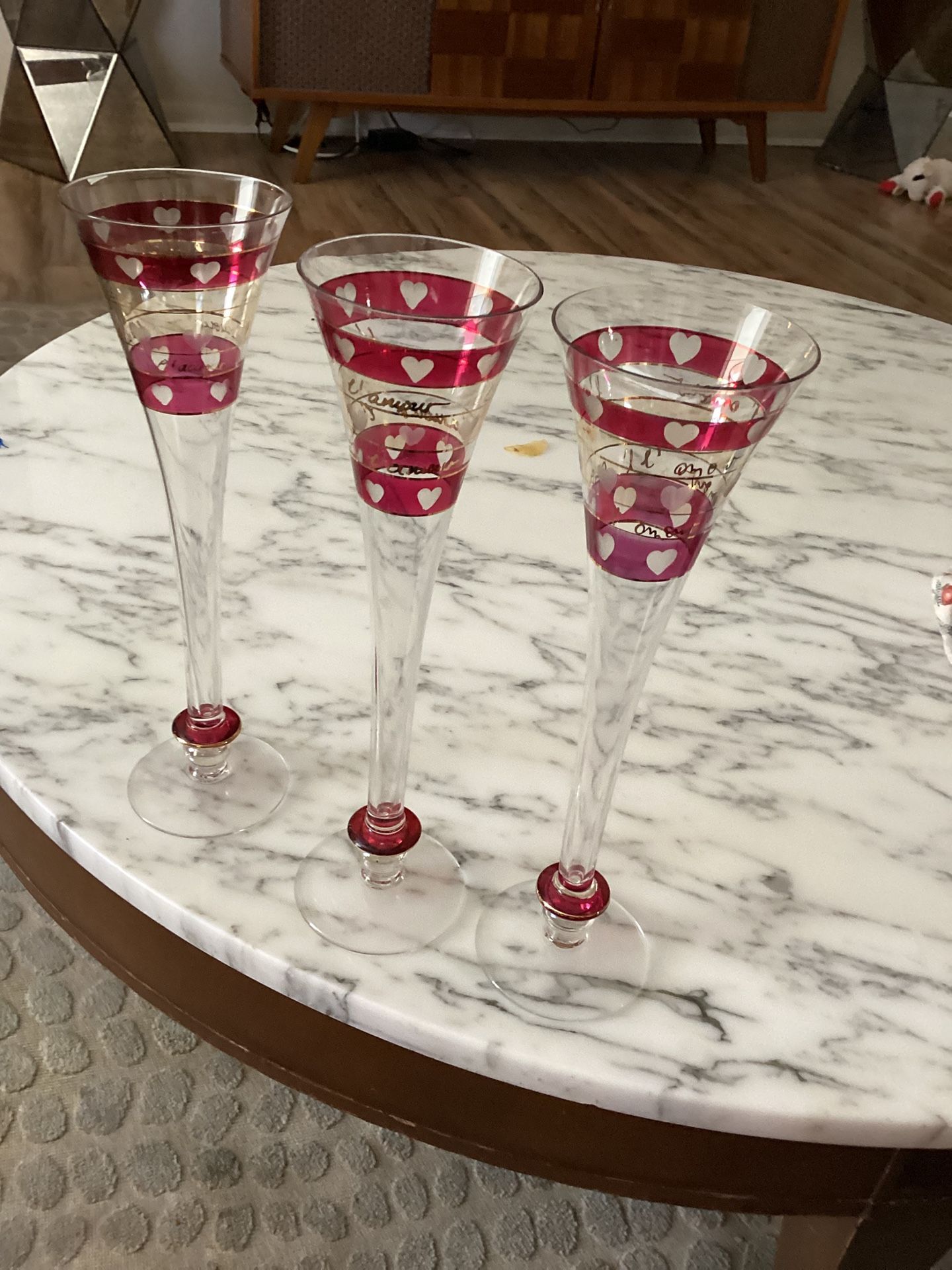 VALENTINES DAY HEART CHAMPAGNE FLUTES GLASSES