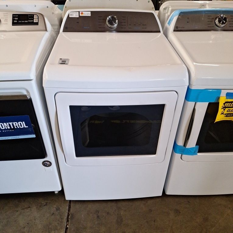GE Smart Gas Dryer With Sanitize & Sensor Dry!!!