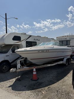 Sea Ray 200 Cuddy Cabin w/ Trailer