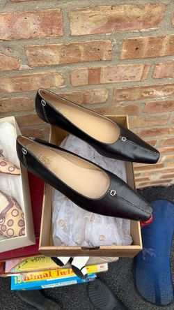 Joan and David Black Flats