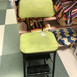 VINTAGE MID CENTURY KITCHEN STEP STOOL