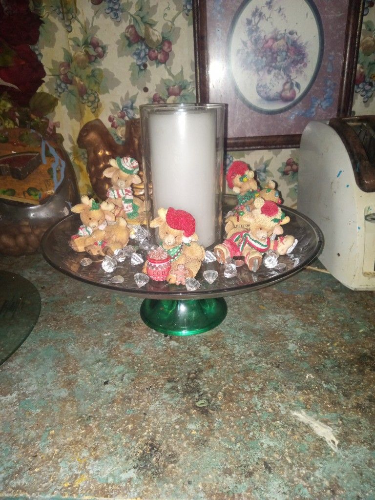 Adorable Christmas Centerpieces With 5 1994 ENESCO SANTA SPECIAL DELIVERY COLLECTION MARKED AND WITH PATtON NO. on Each One .