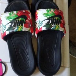 Women's Nike Sandals Size 9