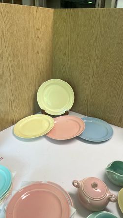 Lu-Ray Pastels Dinner Plates