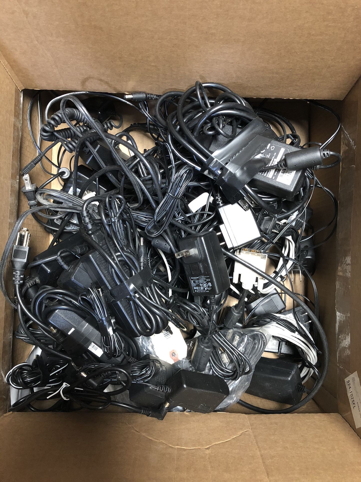 Replacement AC Adapters for computers and electronic devices