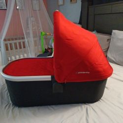 Vista Uppababy Red Bassinet