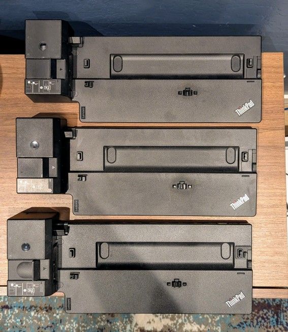 Lot of 3 Lenovo ThinkPad Ultra Docking Station - 40AJ