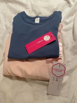 NEW GIRLS YOGA LIC-IOUS TOPS BUNDLE SIZE 7-8