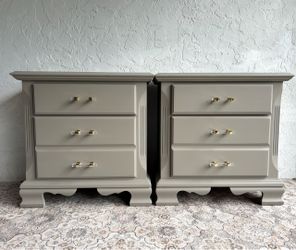 Minimalist  Neutral Nightstands (Pair) – Refinished