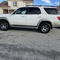 2004 Toyota Sequoia Sr5