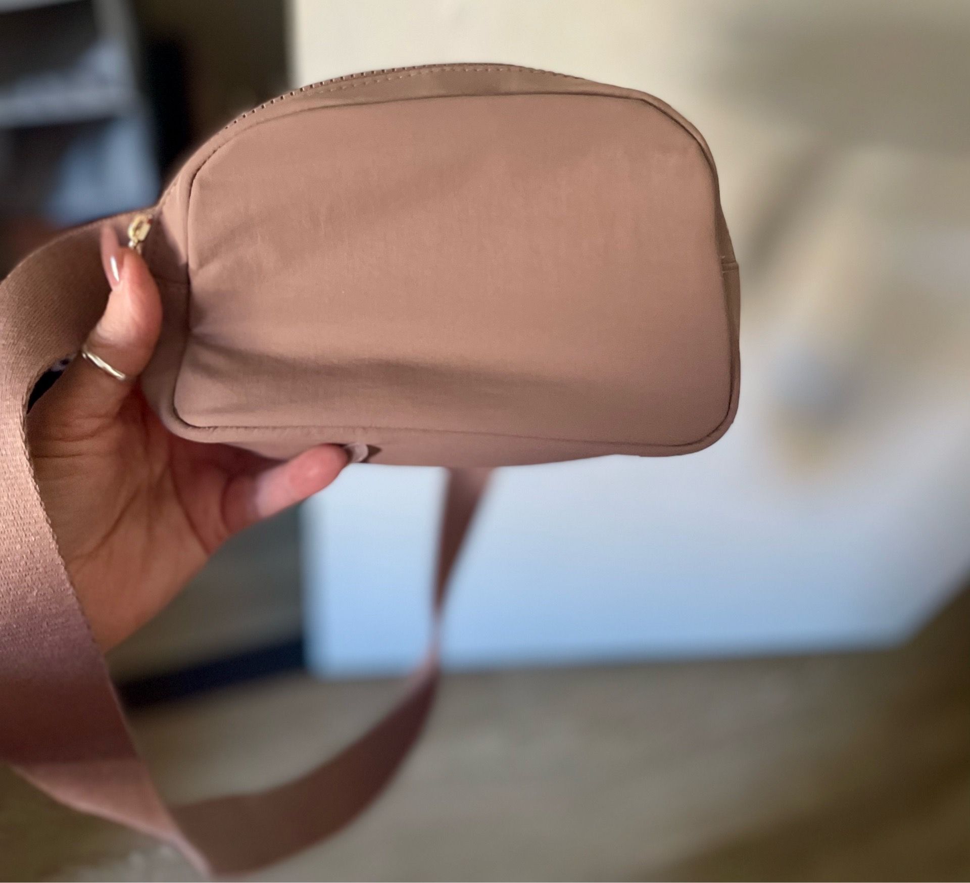 New women’s mauve bag, off Boxelder dr 92563