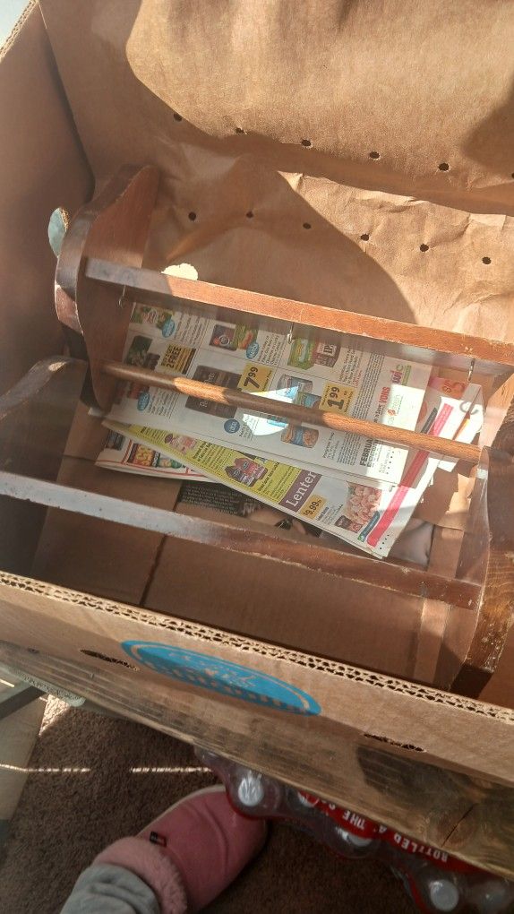 2 Small Shelfs