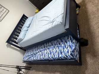 Full bed frame with twin bed & trundle