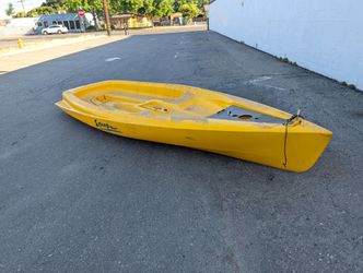 Escape Sailboat Co Yellow Sailing Dinghy Trainer Sailboat Hull Portsmouth RI USA