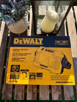 Dewalt light 12/20v brand new