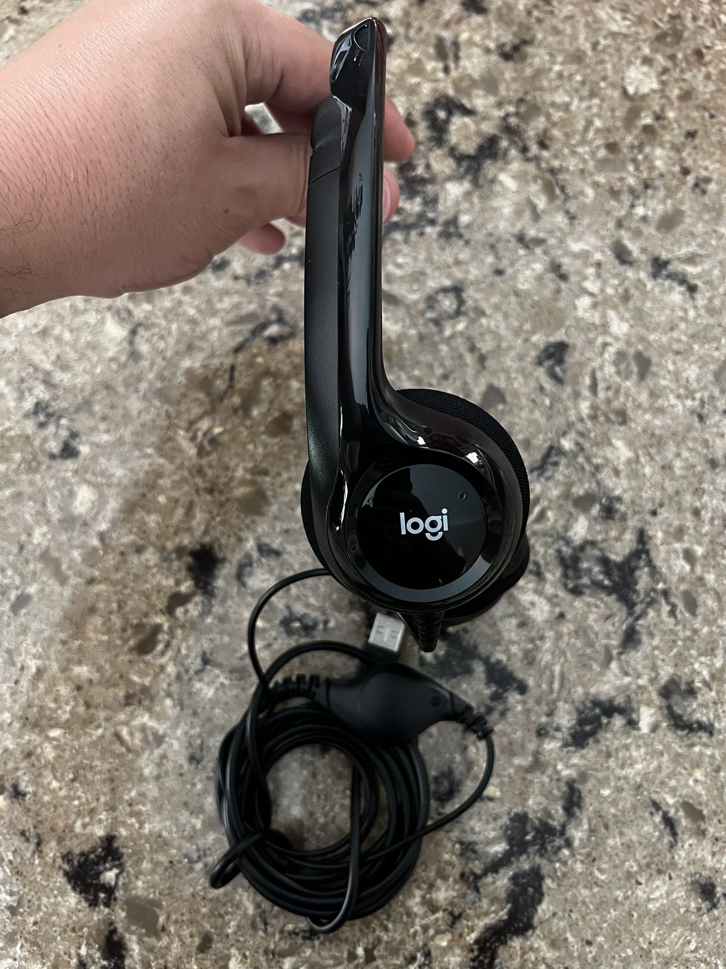 Logitech Headphones W/ Mic