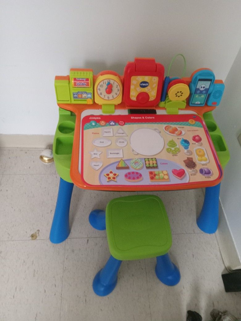 V Tech Learning Table And Chair