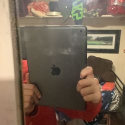 Cracked screen iPad gen 8