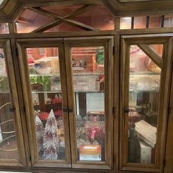 SOLID OAK ANTIQUE CURIO CABINET