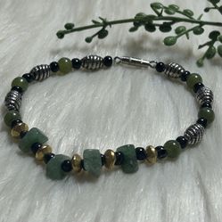 Nephrite gemstone bracelet