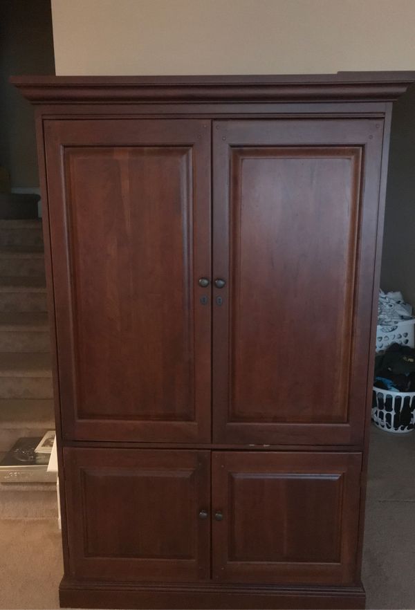 Beautiful "HOOKER" brand TV cabinet for QUICK sale , you ...