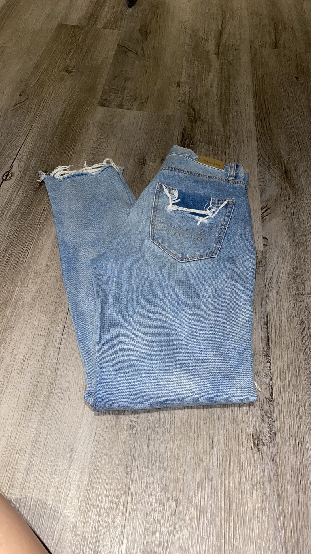 American Eagle Outfitters, Mom Jeans