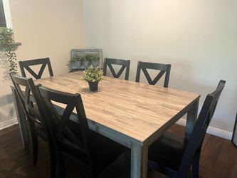 Dining Table Set 🤍