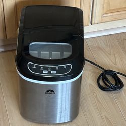 IGLOO Counter Top Ice Maker